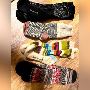 4 pairs of smartwool socks